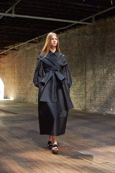 Look 14
